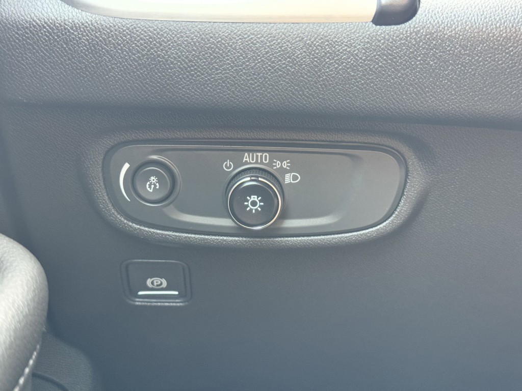 2023 GMC Terrain Image 23