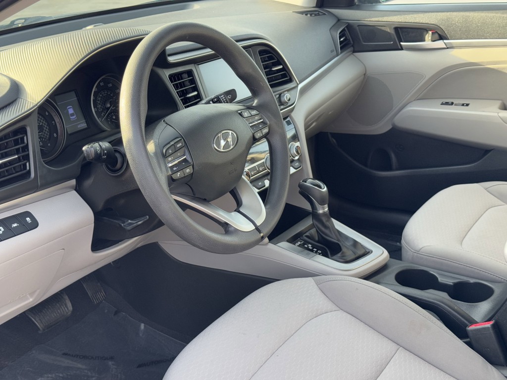 2020 Hyundai Elantra Image 12