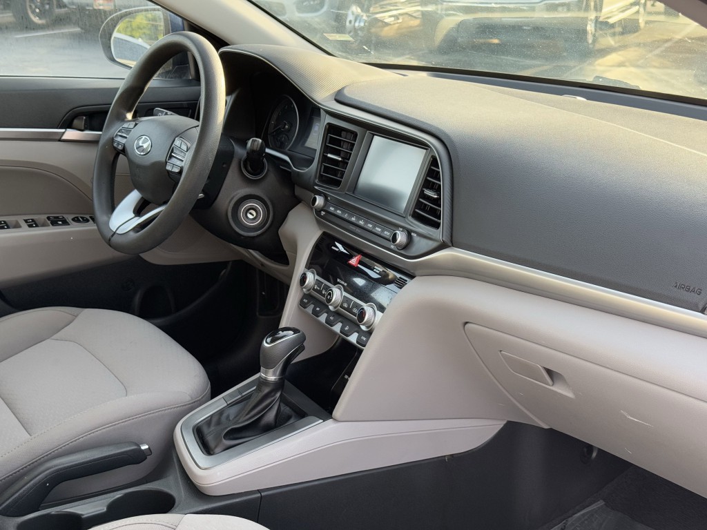 2020 Hyundai Elantra Image 13