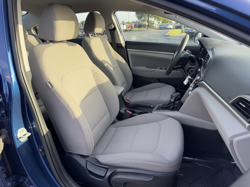 2020 Hyundai Elantra Image 25