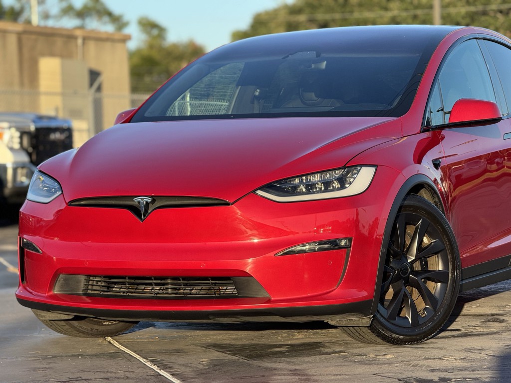 2022 Tesla Model X Image 6