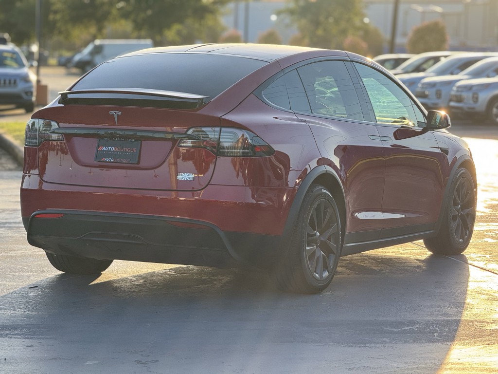 2022 Tesla Model X Image 10
