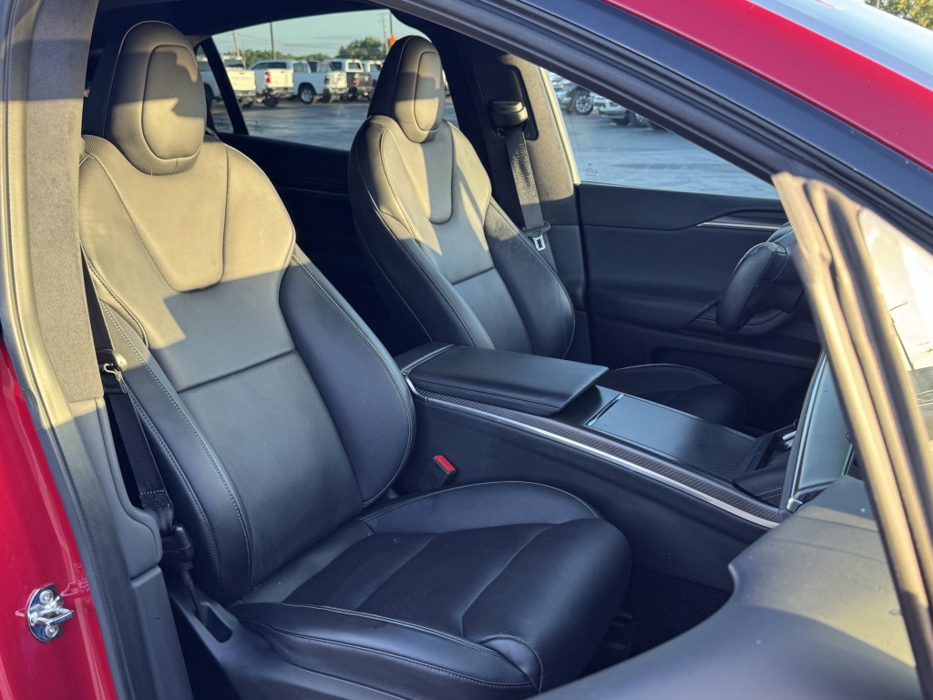 2022 Tesla Model X Image 14