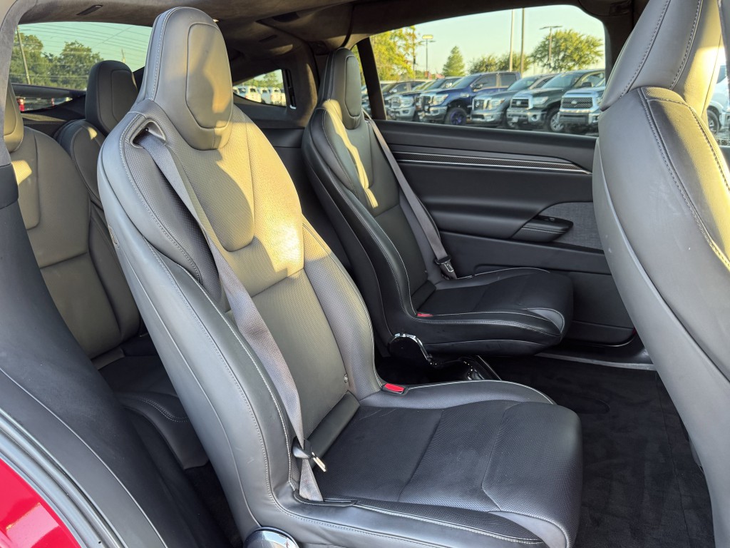 2022 Tesla Model X Image 15