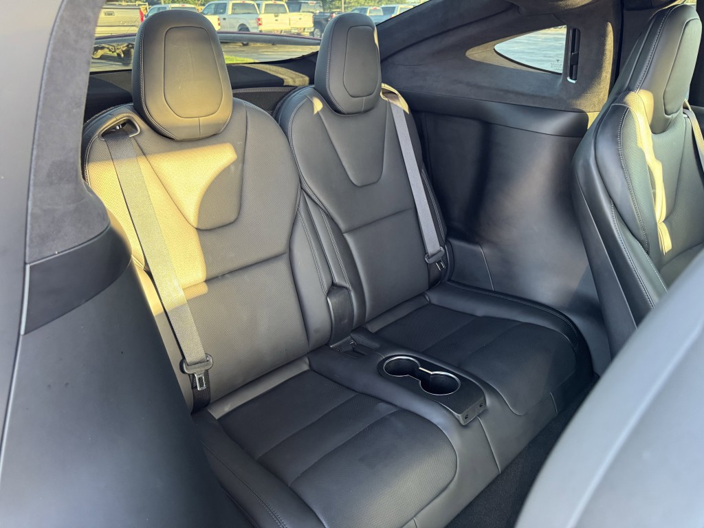 2022 Tesla Model X Image 16
