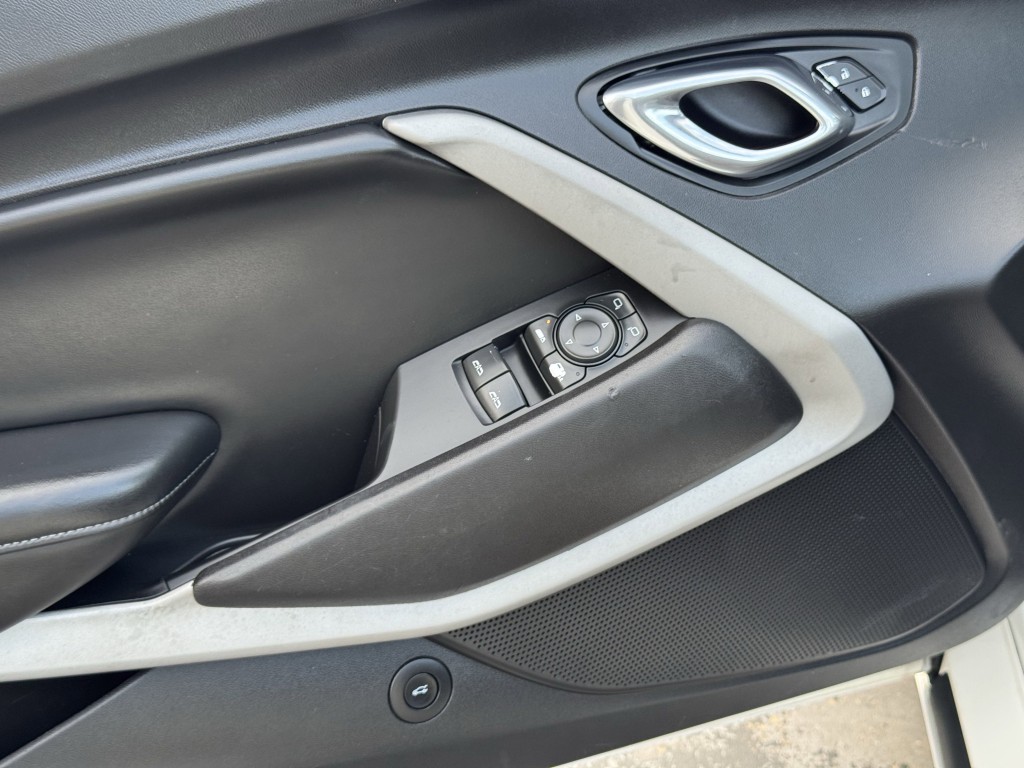 2019 Chevrolet Camaro Image 22