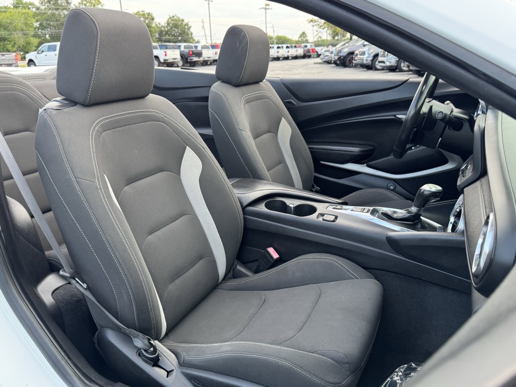 2019 Chevrolet Camaro Image 24