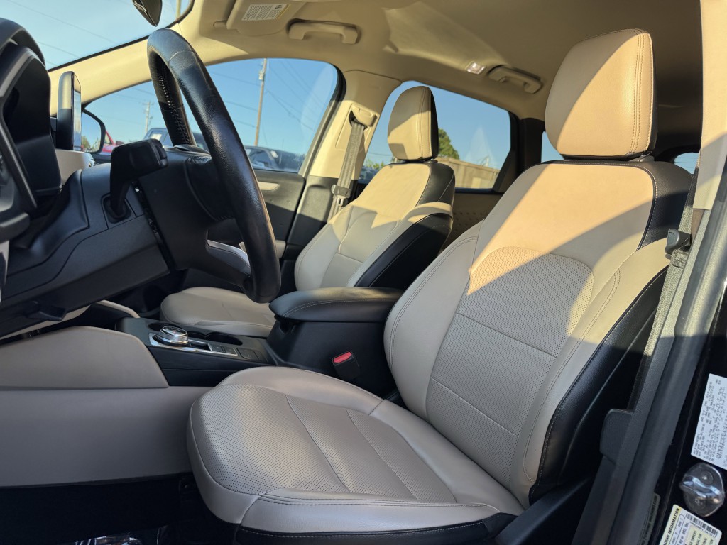 2020 Ford Escape Image 25