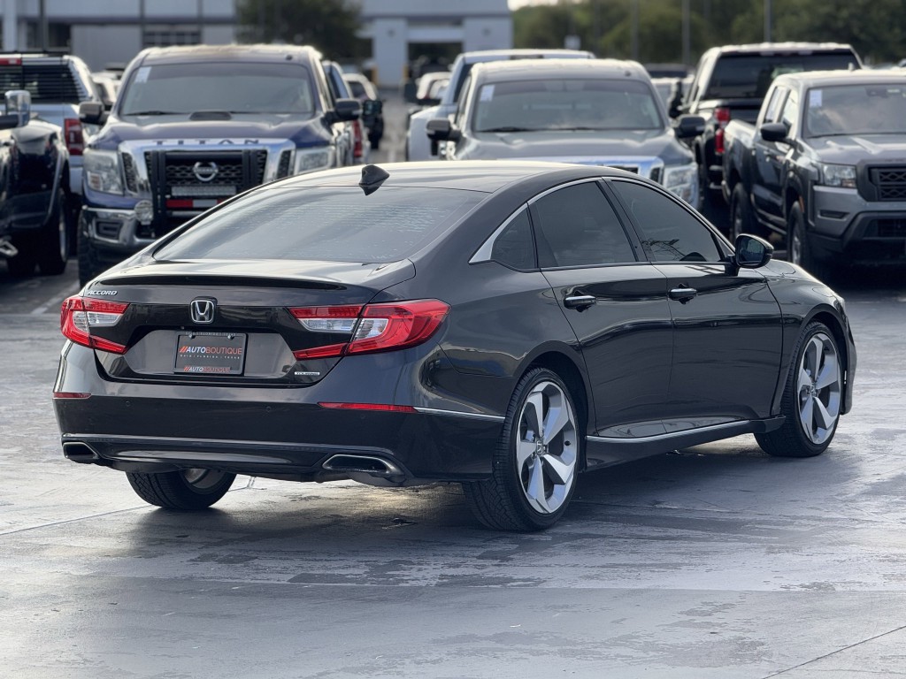 2018 Honda Accord Image 11