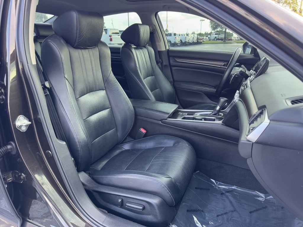 2018 Honda Accord Image 25