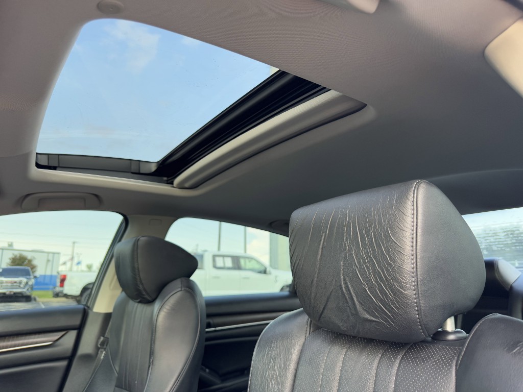 2018 Honda Accord Image 28