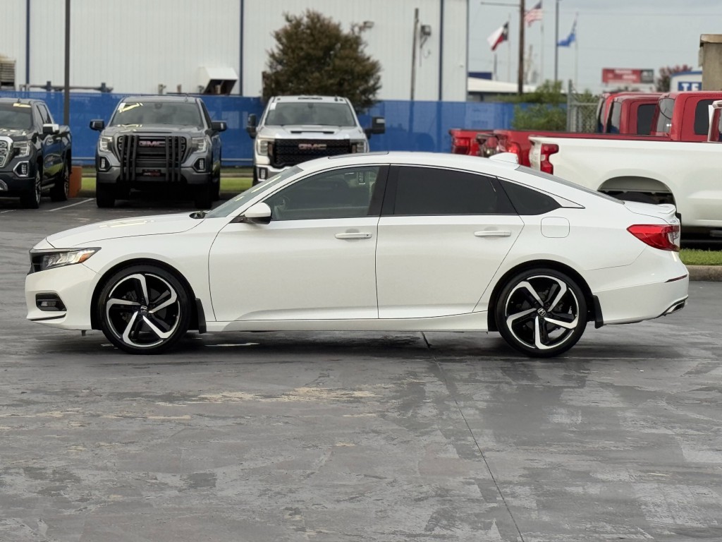 2019 Honda Accord Image 8