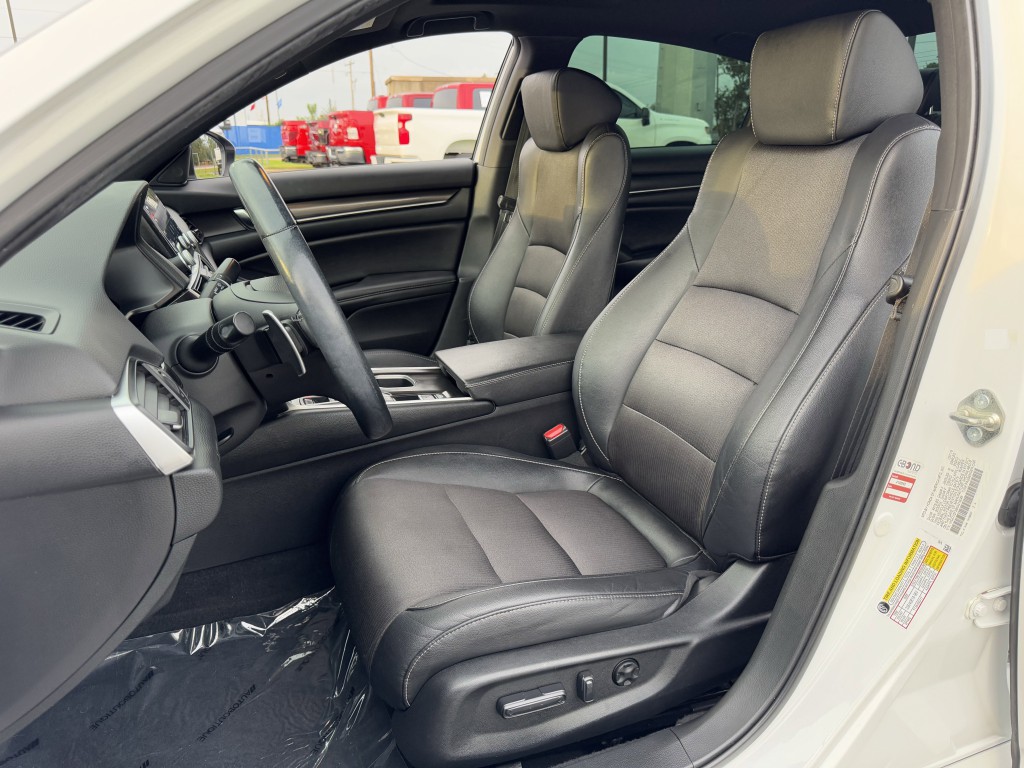 2019 Honda Accord Image 24