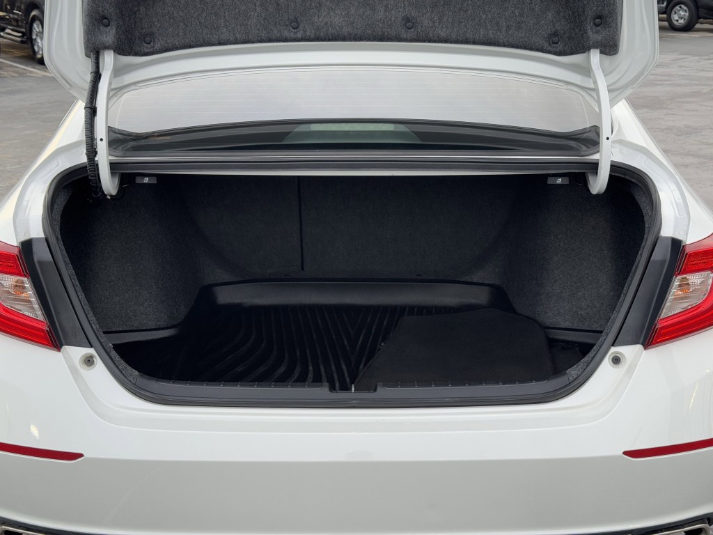 2019 Honda Accord Image 28