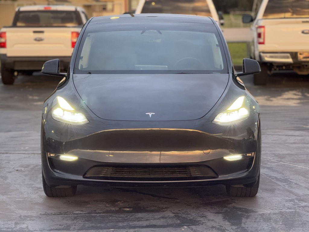 2024 Tesla Model Y Image 5