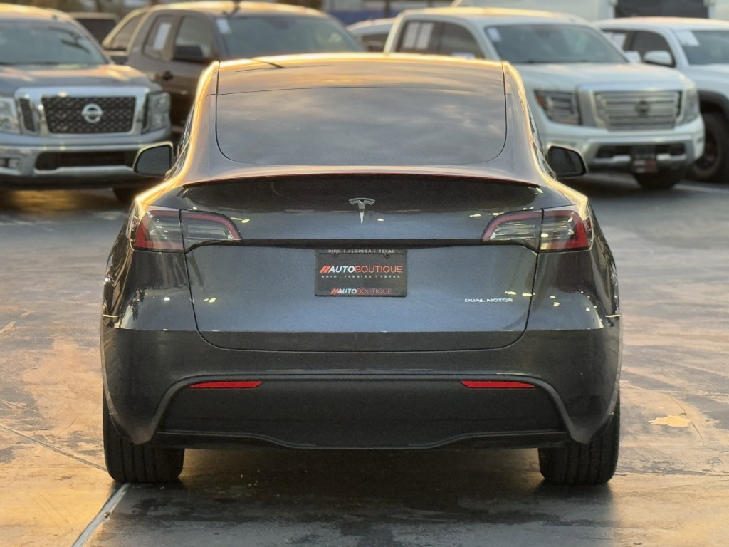 2024 Tesla Model Y Image 6
