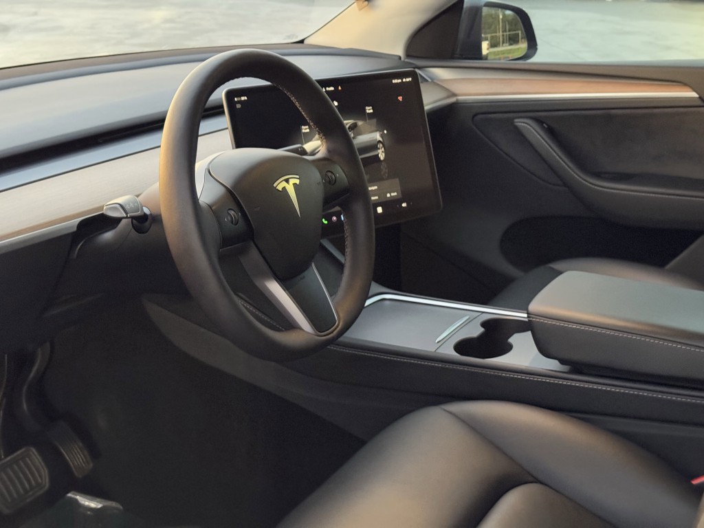 2024 Tesla Model Y Image 12
