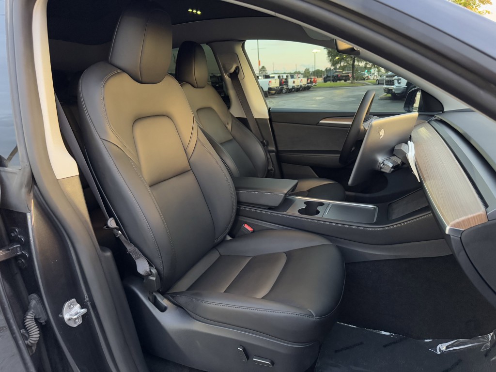 2024 Tesla Model Y Image 20