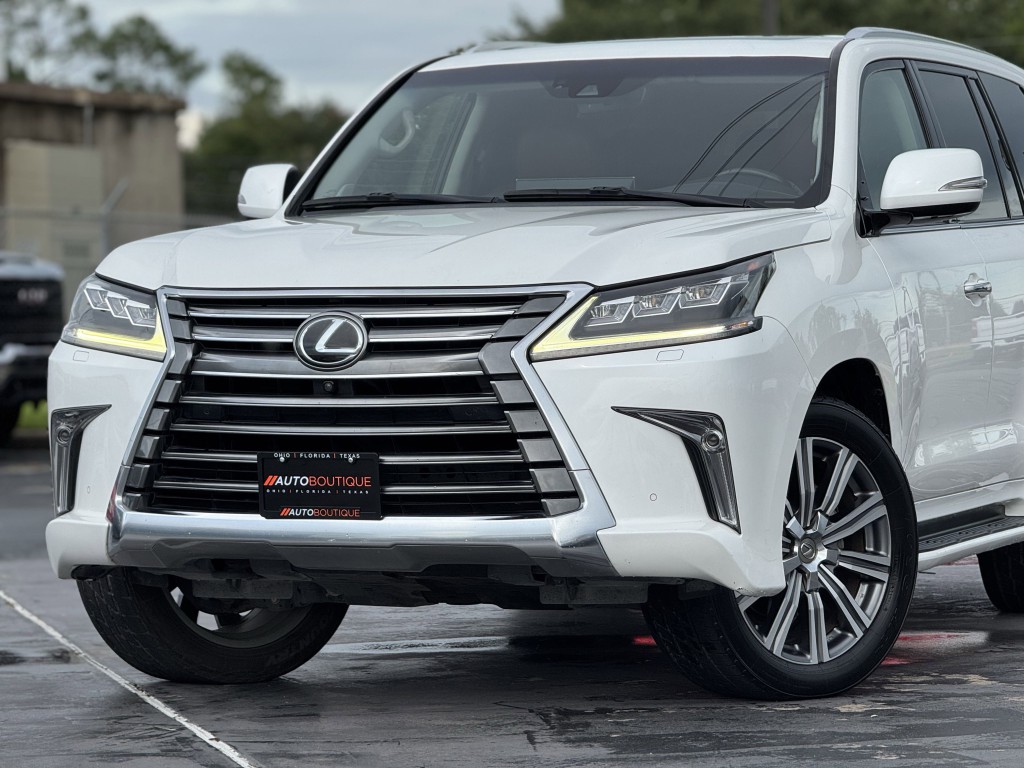 2017 Lexus LX Image 6