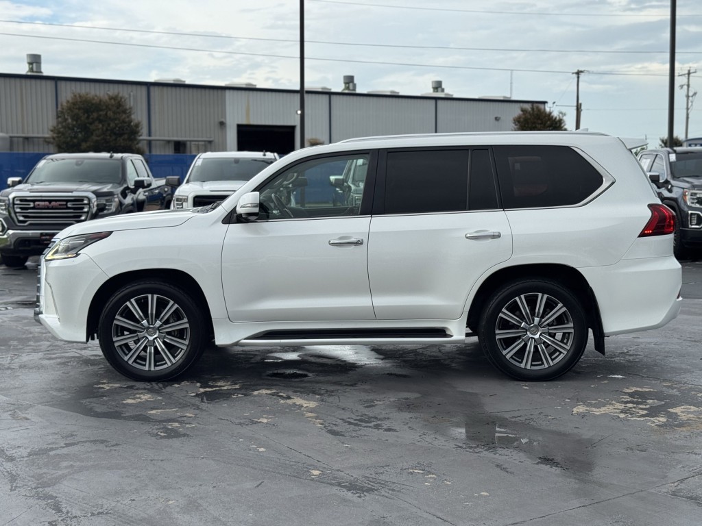 2017 Lexus LX Image 12