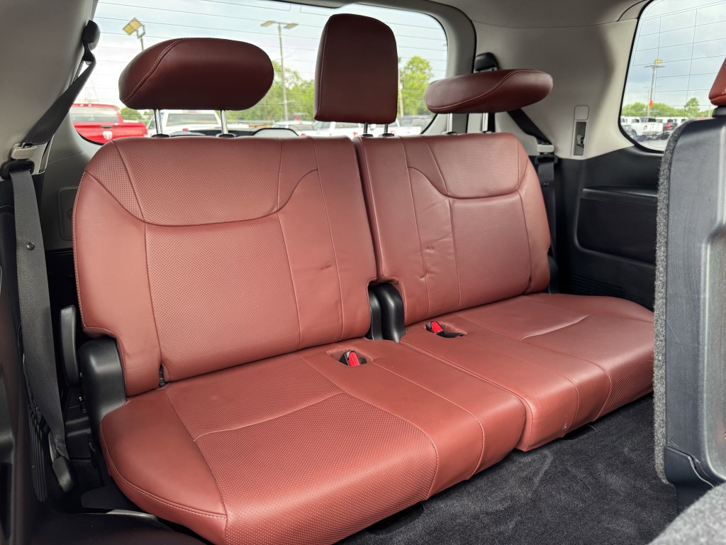 2017 Lexus LX Image 35
