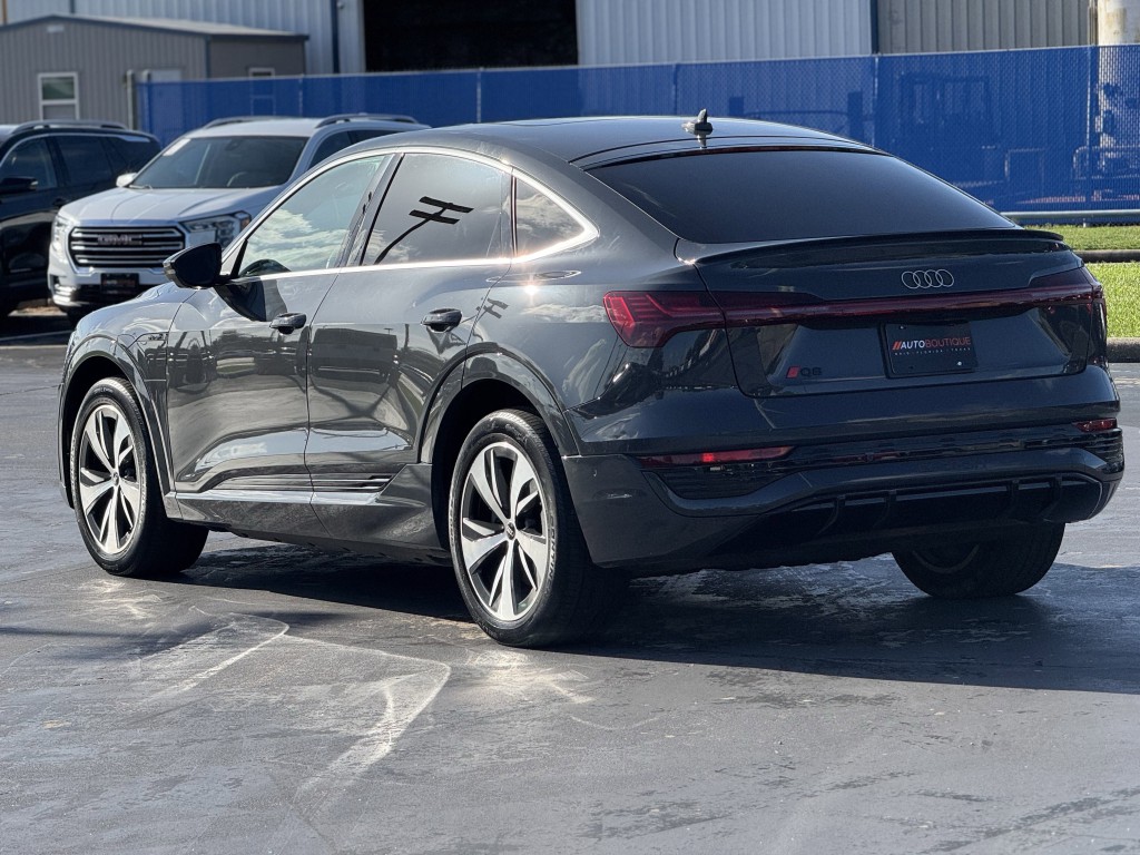 2024 Audi Q8 e-tron Sportback Image 9