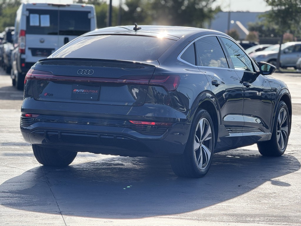 2024 Audi Q8 e-tron Sportback Image 10