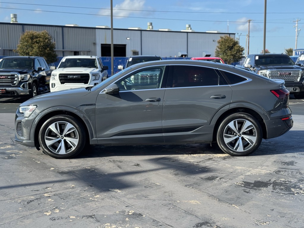 2024 Audi Q8 e-tron Sportback Image 11