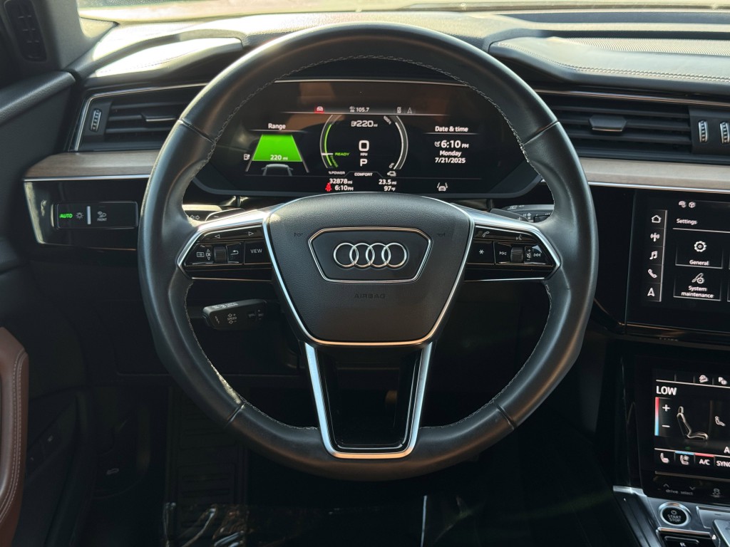 2024 Audi Q8 e-tron Sportback Image 16