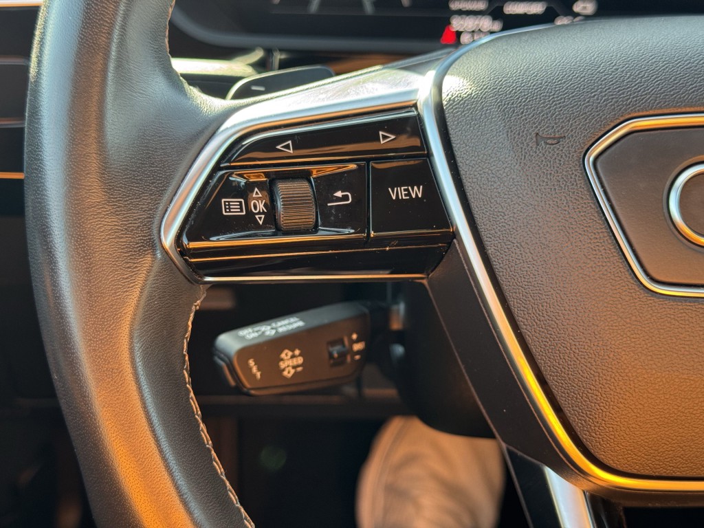 2024 Audi Q8 e-tron Sportback Image 17