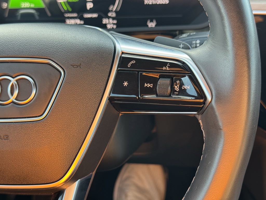 2024 Audi Q8 e-tron Sportback Image 18