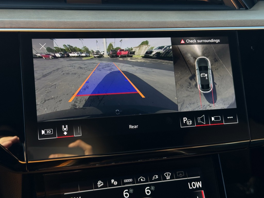 2024 Audi Q8 e-tron Sportback Image 24