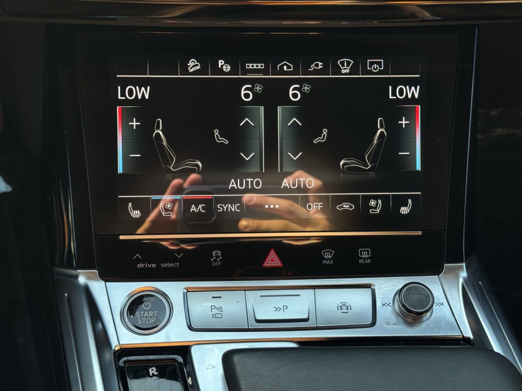 2024 Audi Q8 e-tron Sportback Image 25