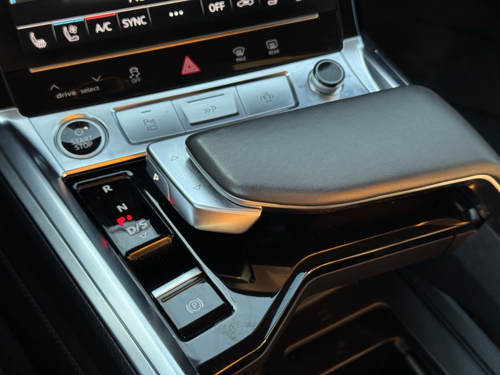 2024 Audi Q8 e-tron Sportback Image 26
