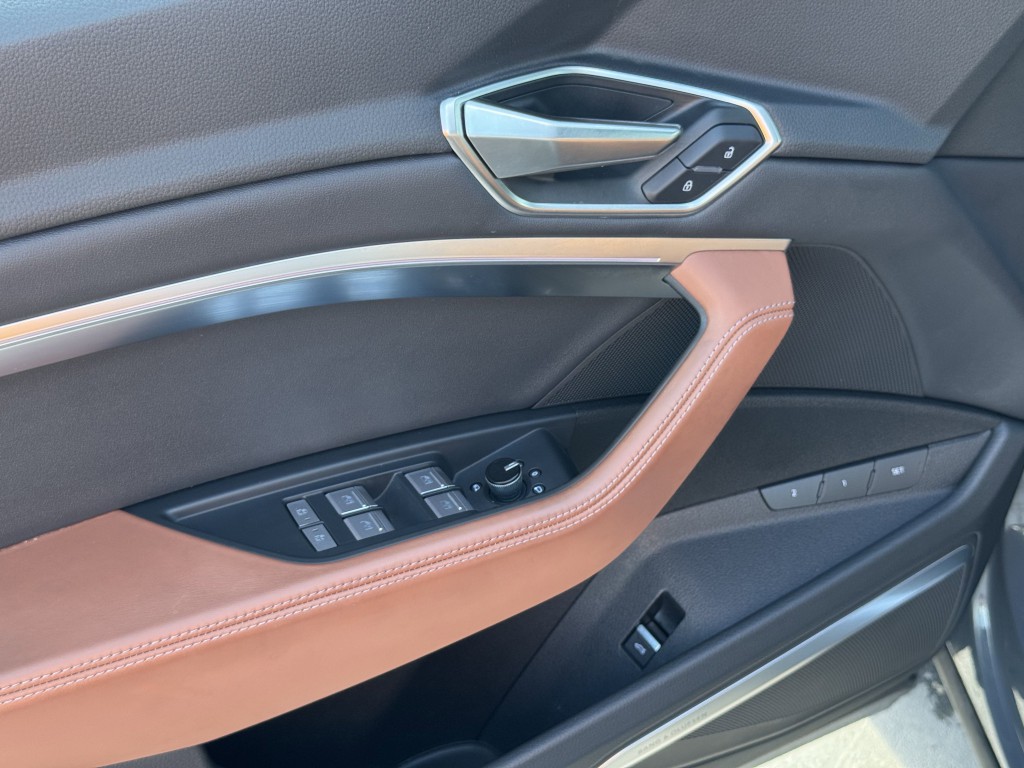 2024 Audi Q8 e-tron Sportback Image 28