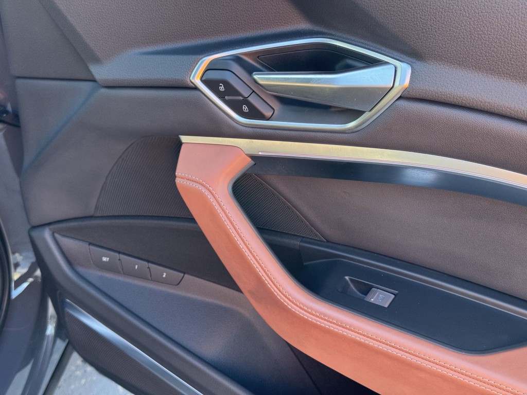 2024 Audi Q8 e-tron Sportback Image 31