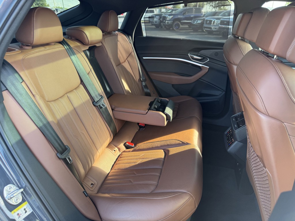 2024 Audi Q8 e-tron Sportback Image 34