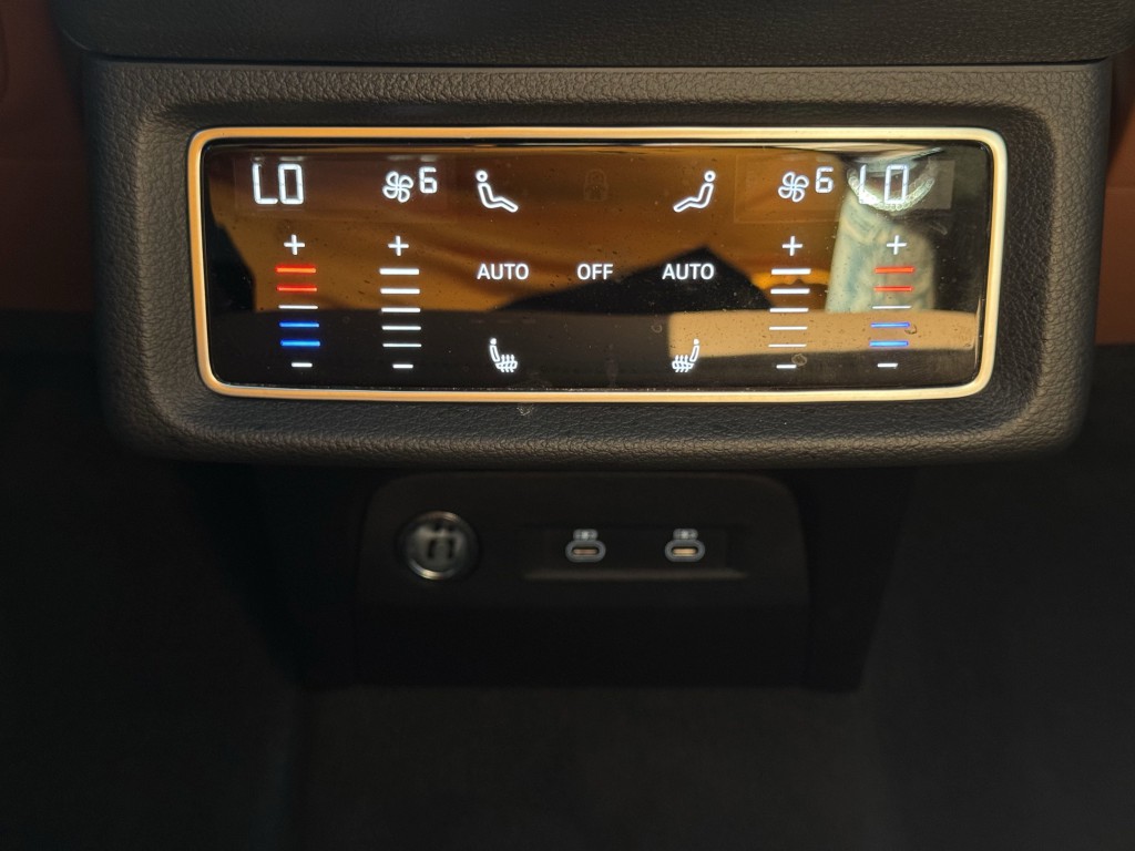 2024 Audi Q8 e-tron Sportback Image 36