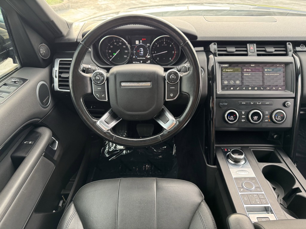 2018 Land Rover Discovery Image 14