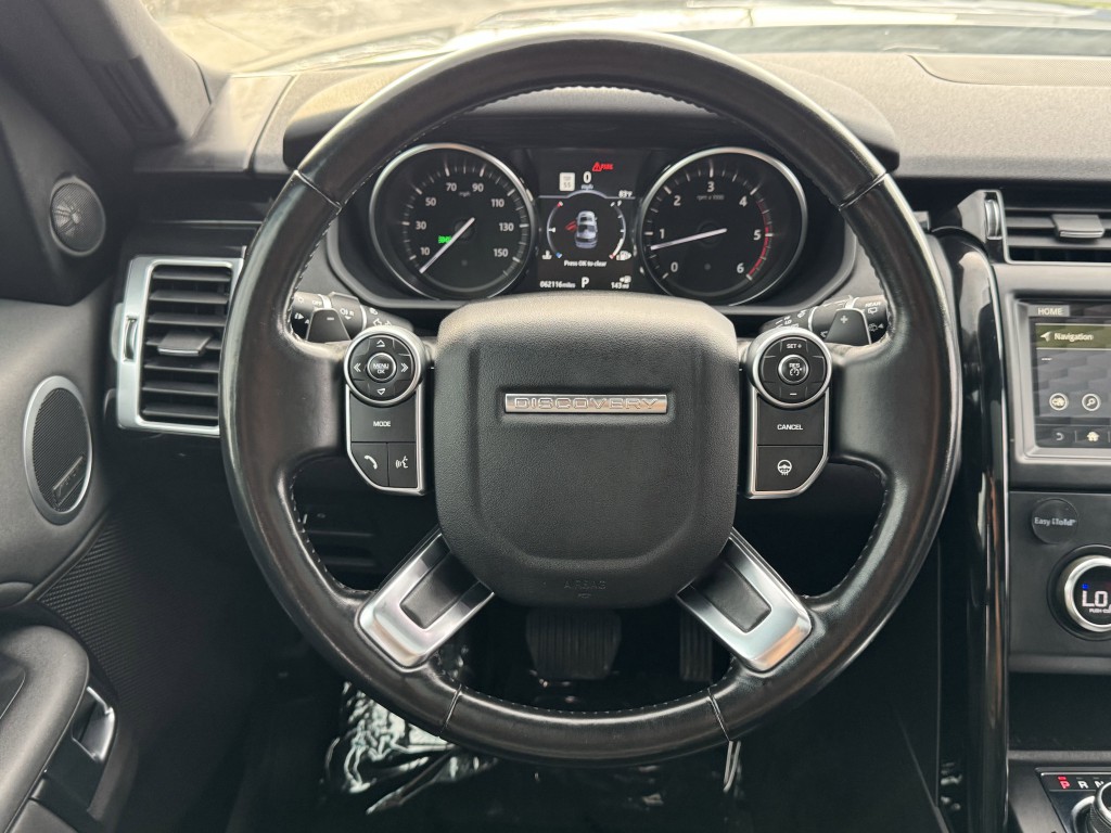 2018 Land Rover Discovery Image 15