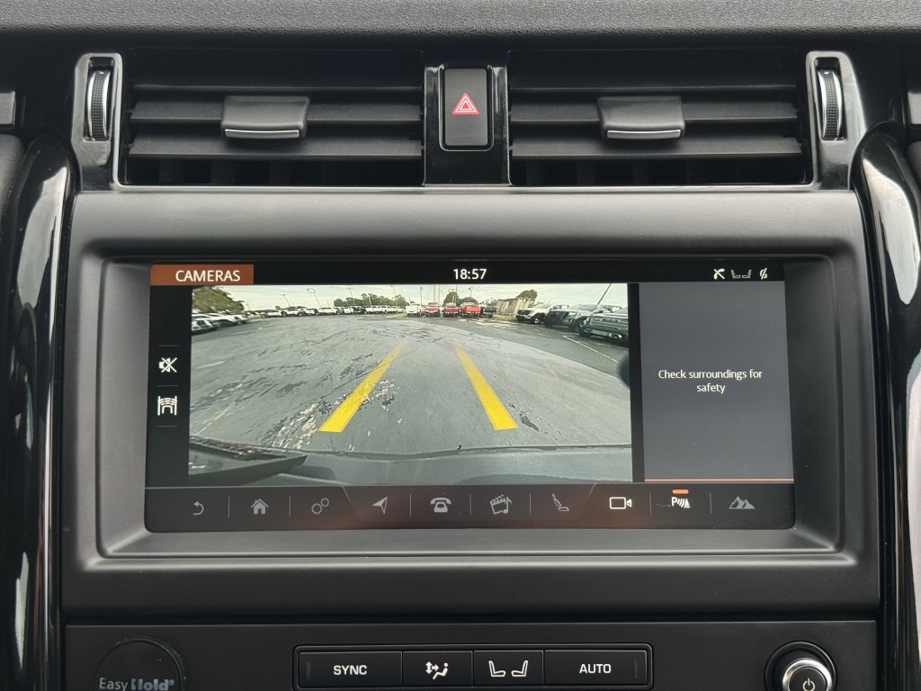 2018 Land Rover Discovery Image 21