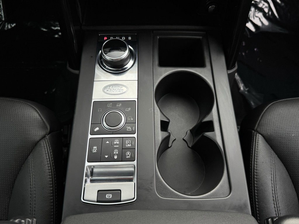 2018 Land Rover Discovery Image 22