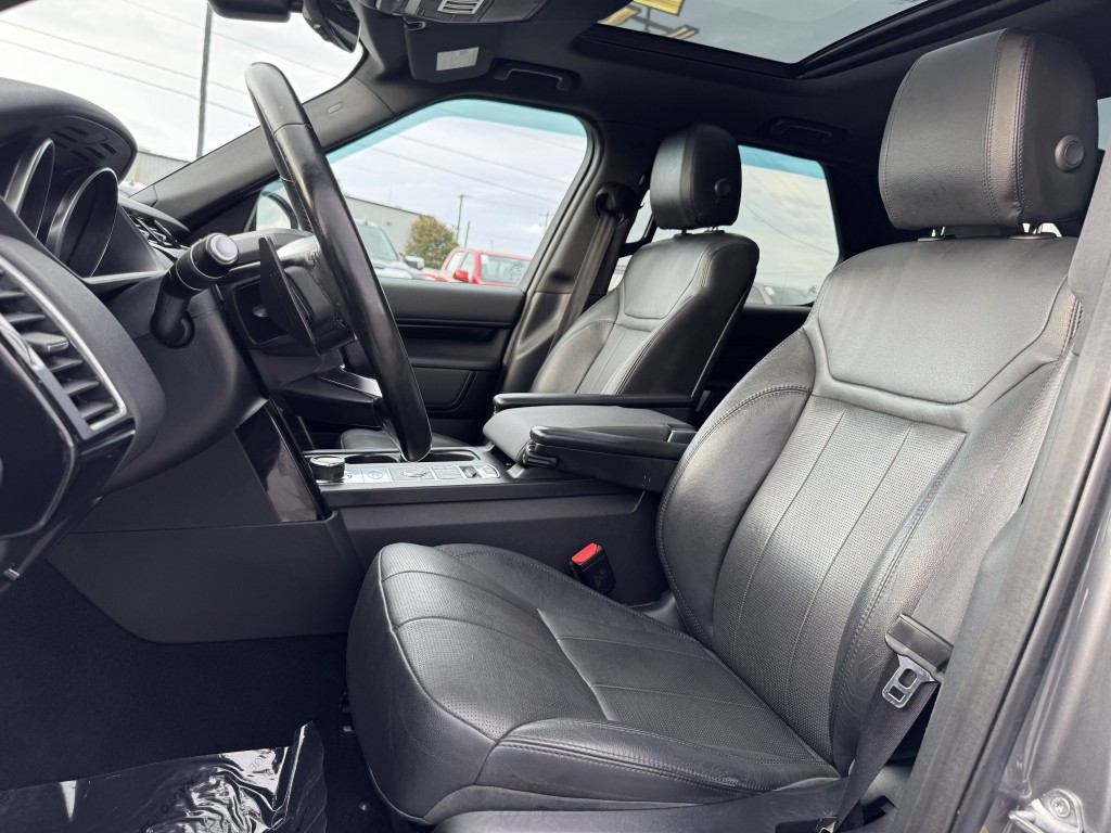 2018 Land Rover Discovery Image 25