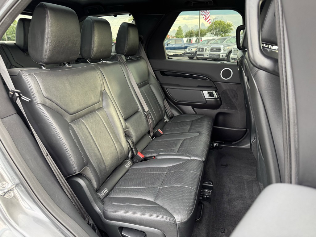 2018 Land Rover Discovery Image 27