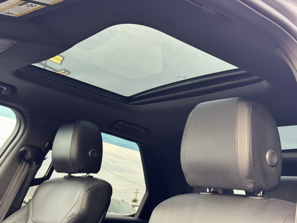 2018 Land Rover Discovery Image 31