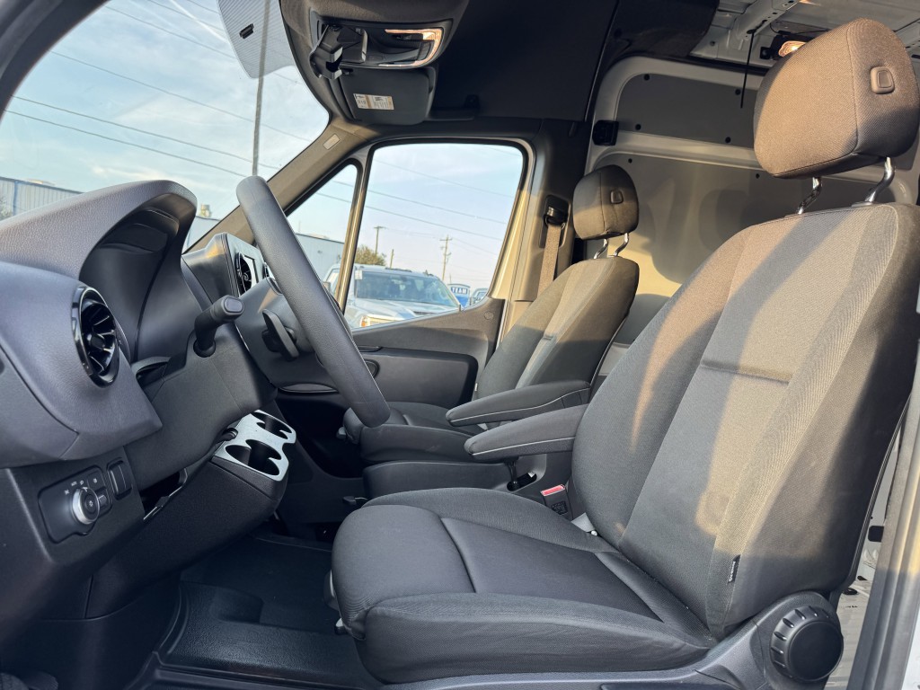 2023 Mercedes-Benz Sprinter Cargo Image 24
