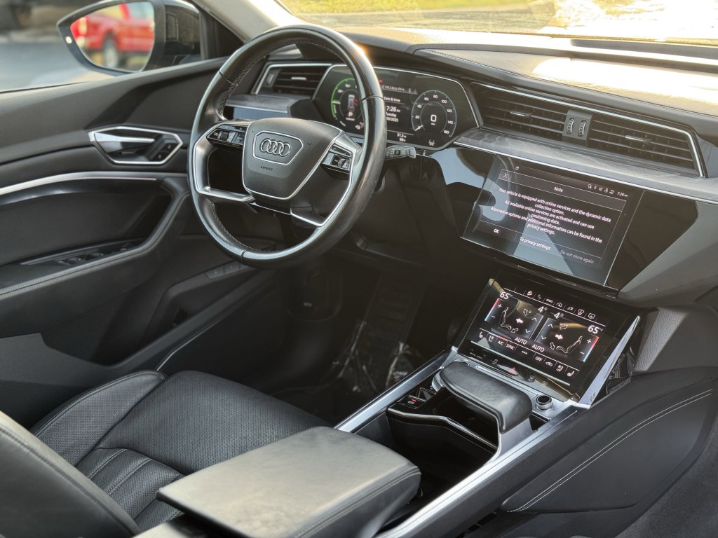 2024 Audi Q8 e-tron Image 14