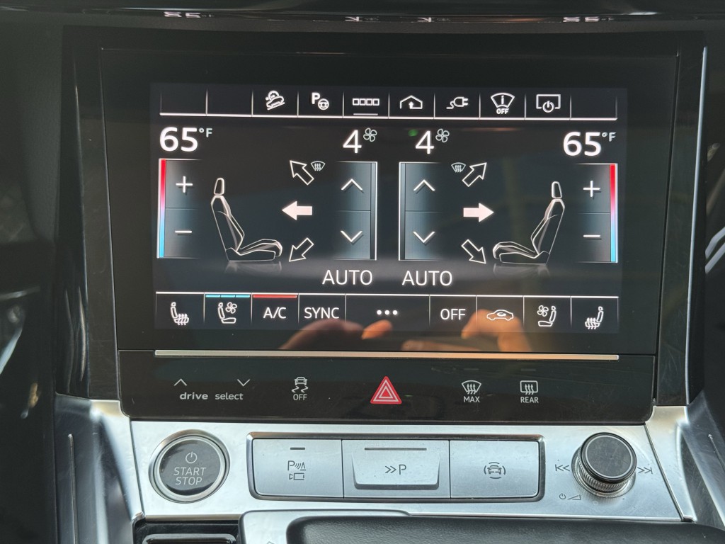 2024 Audi Q8 e-tron Image 23