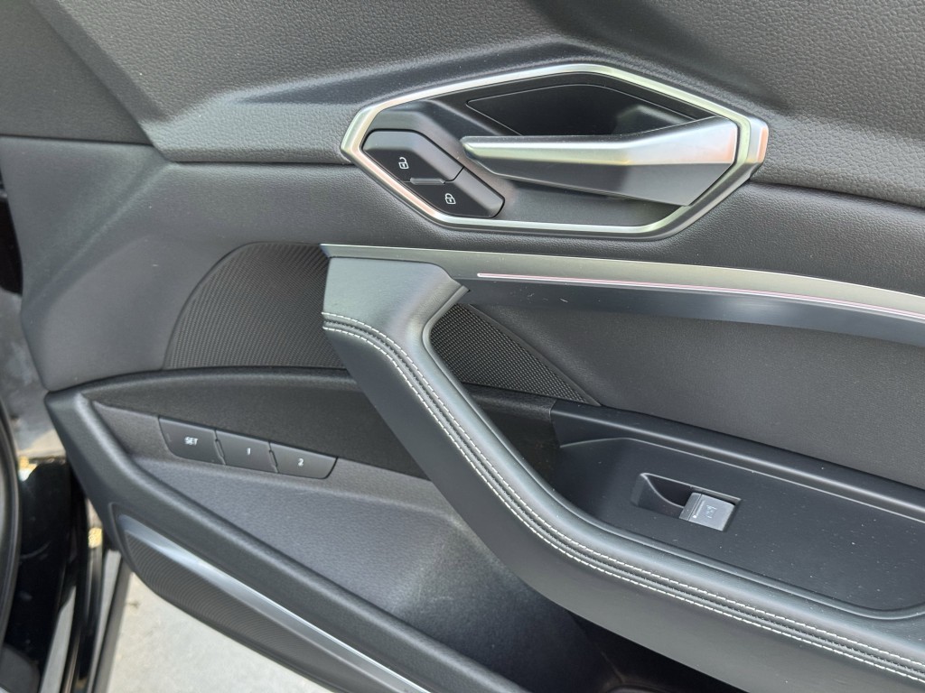 2024 Audi Q8 e-tron Image 29