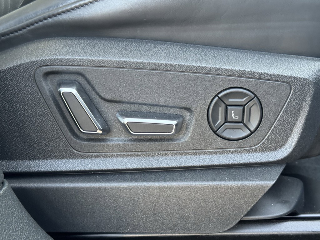 2024 Audi Q8 e-tron Image 31